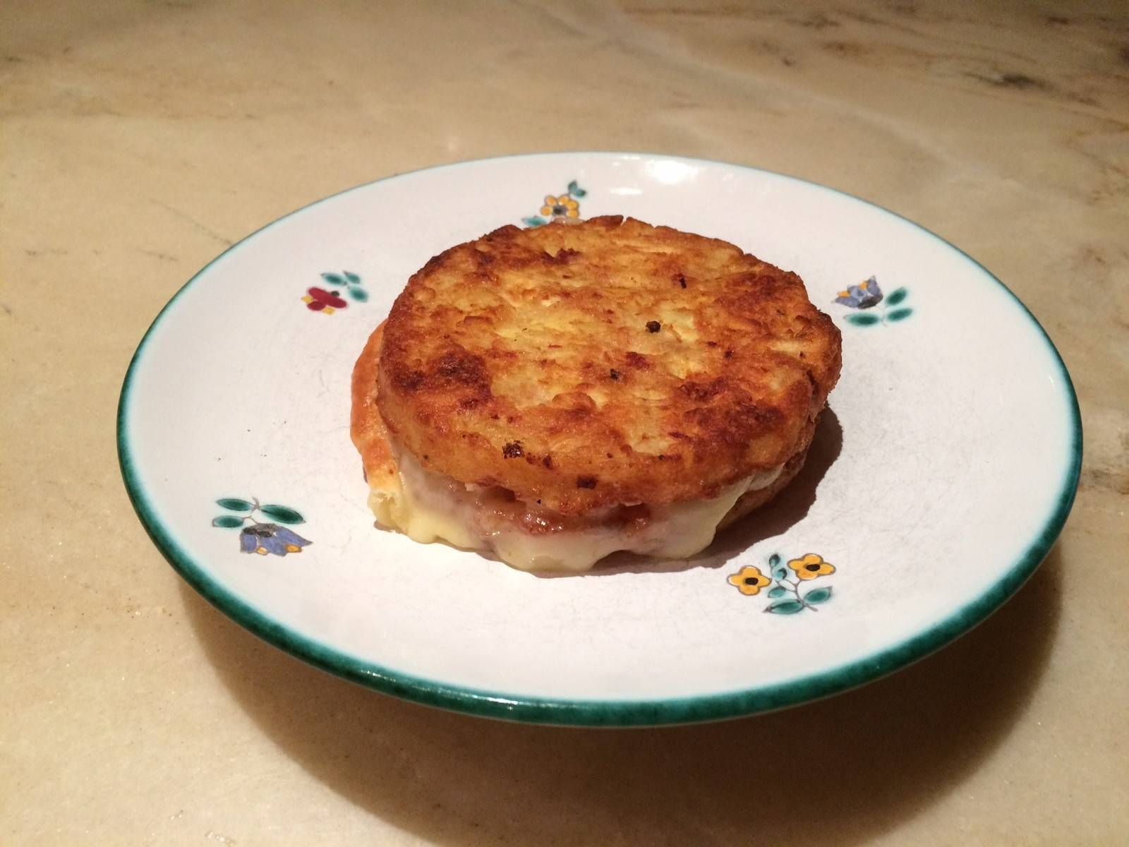 Erdäpfelrösti mit Käse