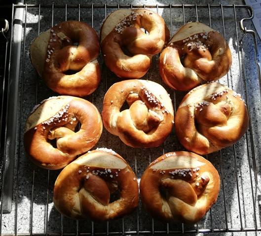 Laugenbrezen Rezept - ichkoche.ch