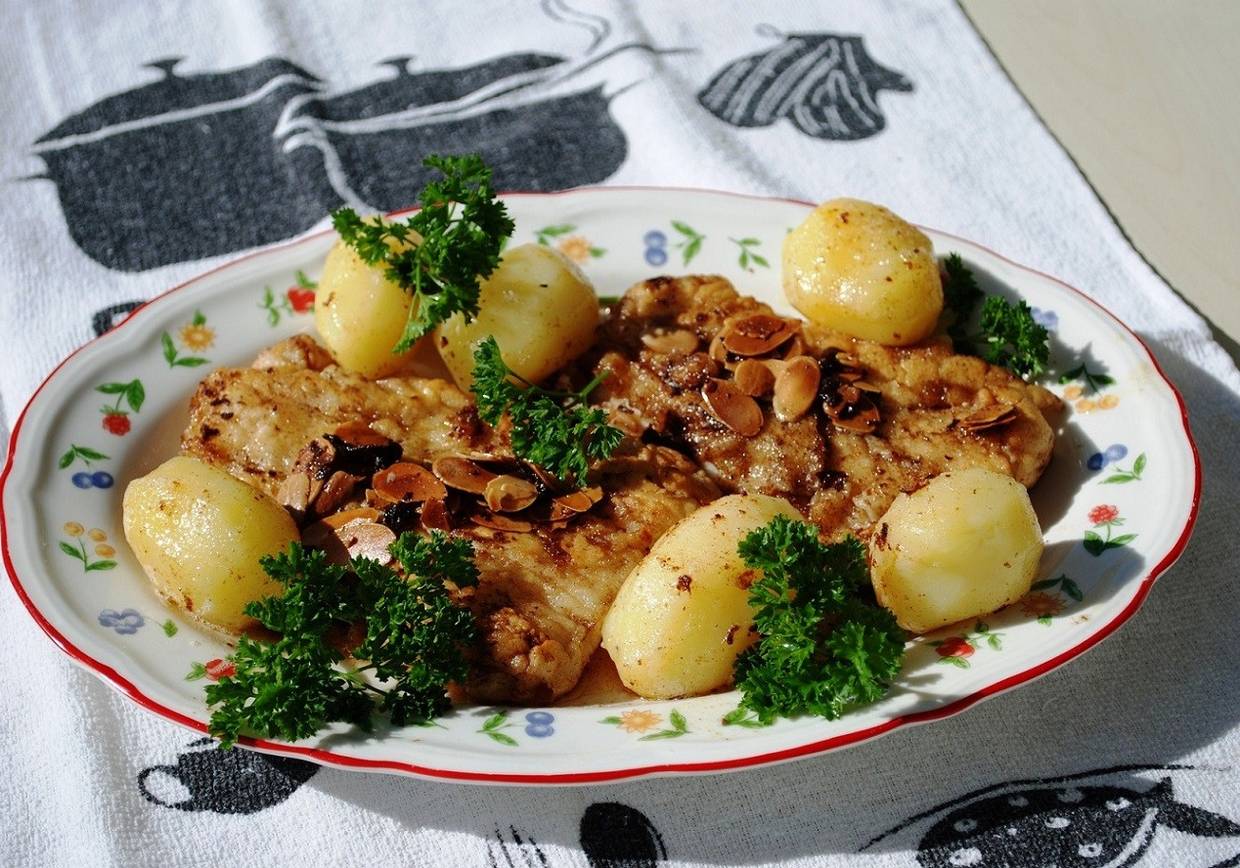 Kabeljaufilet auf Müllerin-Art Rezept - ichkoche.at Kabeljaufilet auf Müllerin-Art Rezept - ichkoche.at