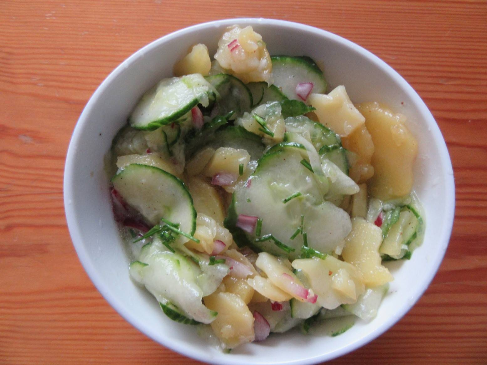Erdapfel-Gurken-Salat