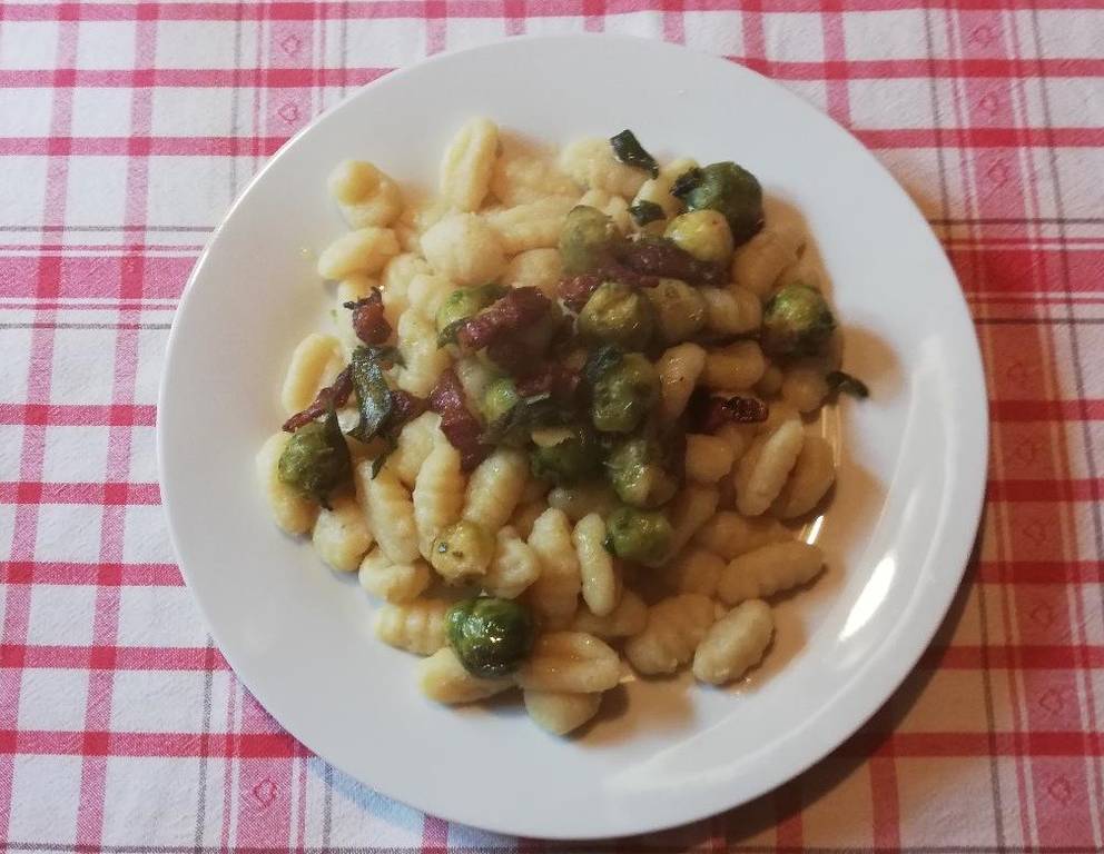 Gnocchi mit Kohlsprossen und Speck Gnocchi mit Kohlsprossen und Speck
