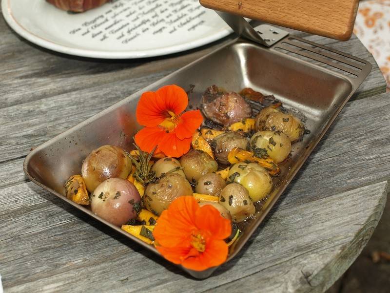 Indirekt gegrillte Tomatillos und Kürbisstreifen Rezept - ichkoche.de
