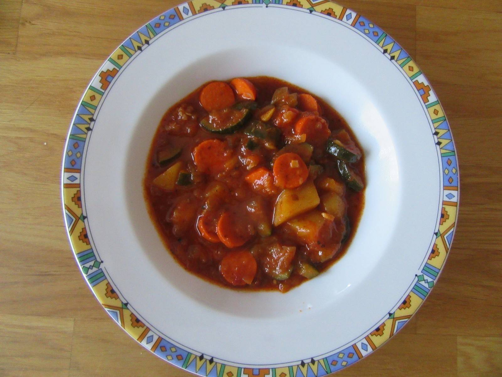 Erdäpfel-Zucchini-Gulasch mit Debreziner Rezept - ichkoche.de Erdäpfel-Zucchini-Gulasch mit Debreziner Rezept - ichkoche.de