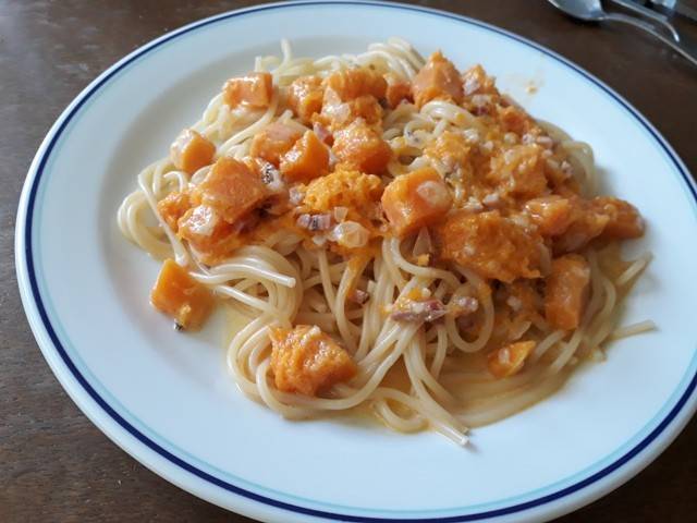 Spaghetti mit Kürbissauce