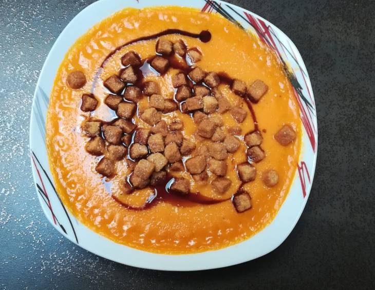Kürbiscremesuppe und Croutons Kürbiscremesuppe und Croutons