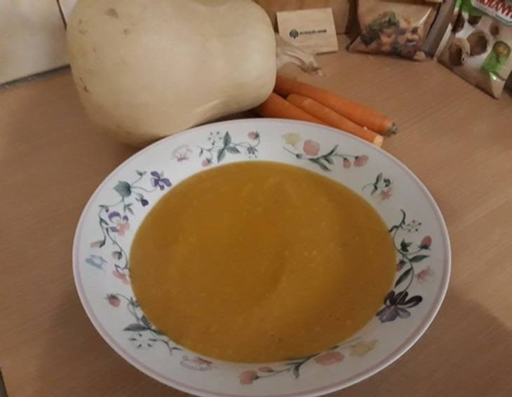 Kürbis-Karottencremsesuppe