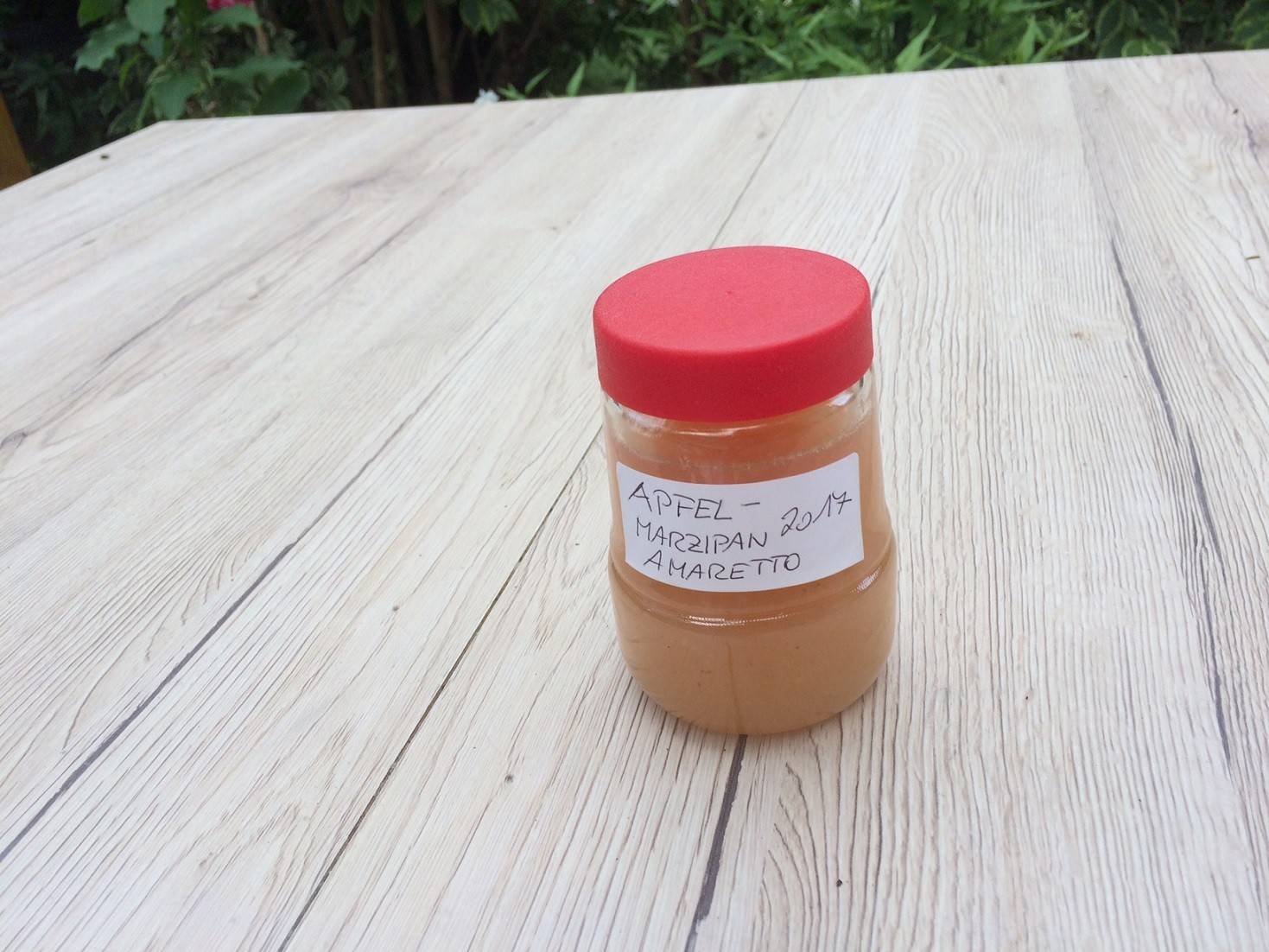 Apfel-Marzipan-Marmelade mit Amaretto Rezept - ichkoche.ch Apfel-Marzipan-Marmelade mit Amaretto Rezept - ichkoche.ch