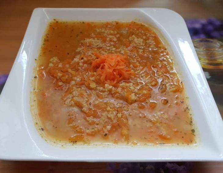 Hirsesuppe mit Karotten