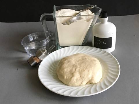 Ausgezogener Strudelteig Grundrezept - ichkoche.de Ausgezogener Strudelteig Grundrezept - ichkoche.de