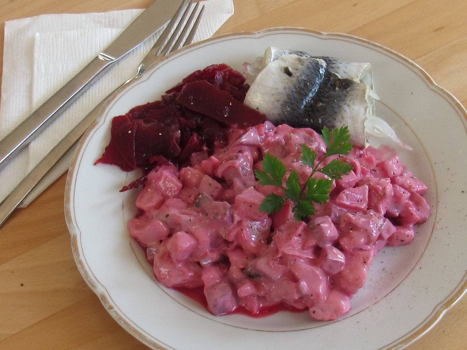 Heringsalat mit Roter Rübe Rezept - ichkoche.de