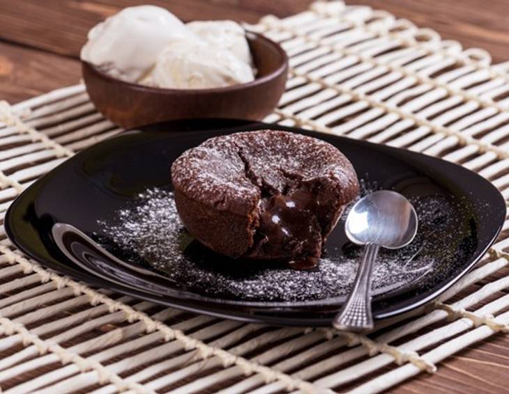 Lebkuchen-Soufflé mit Rumschlagobers Lebkuchen-Soufflé mit Rumschlagobers