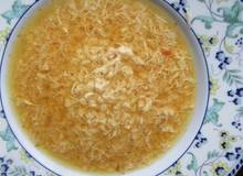 Tarhonya-Eierblumen Suppe