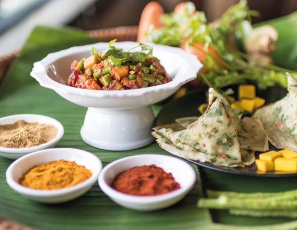 Crêpes mit feiner Gemüse-Kokos-Füllung Crêpes mit feiner Gemüse-Kokos-Füllung