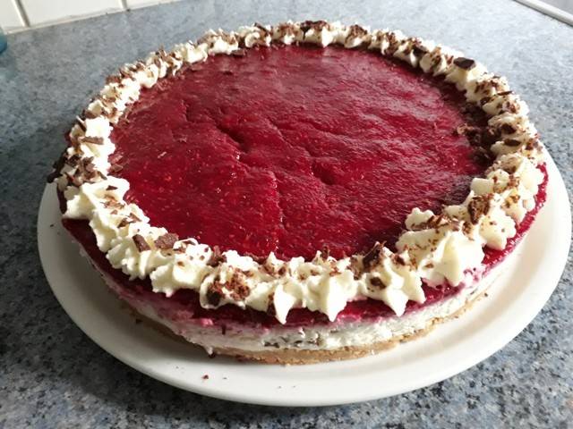 Topfen-Himbeertorte Rezept - ichkoche.de Topfen-Himbeertorte Rezept - ichkoche.de