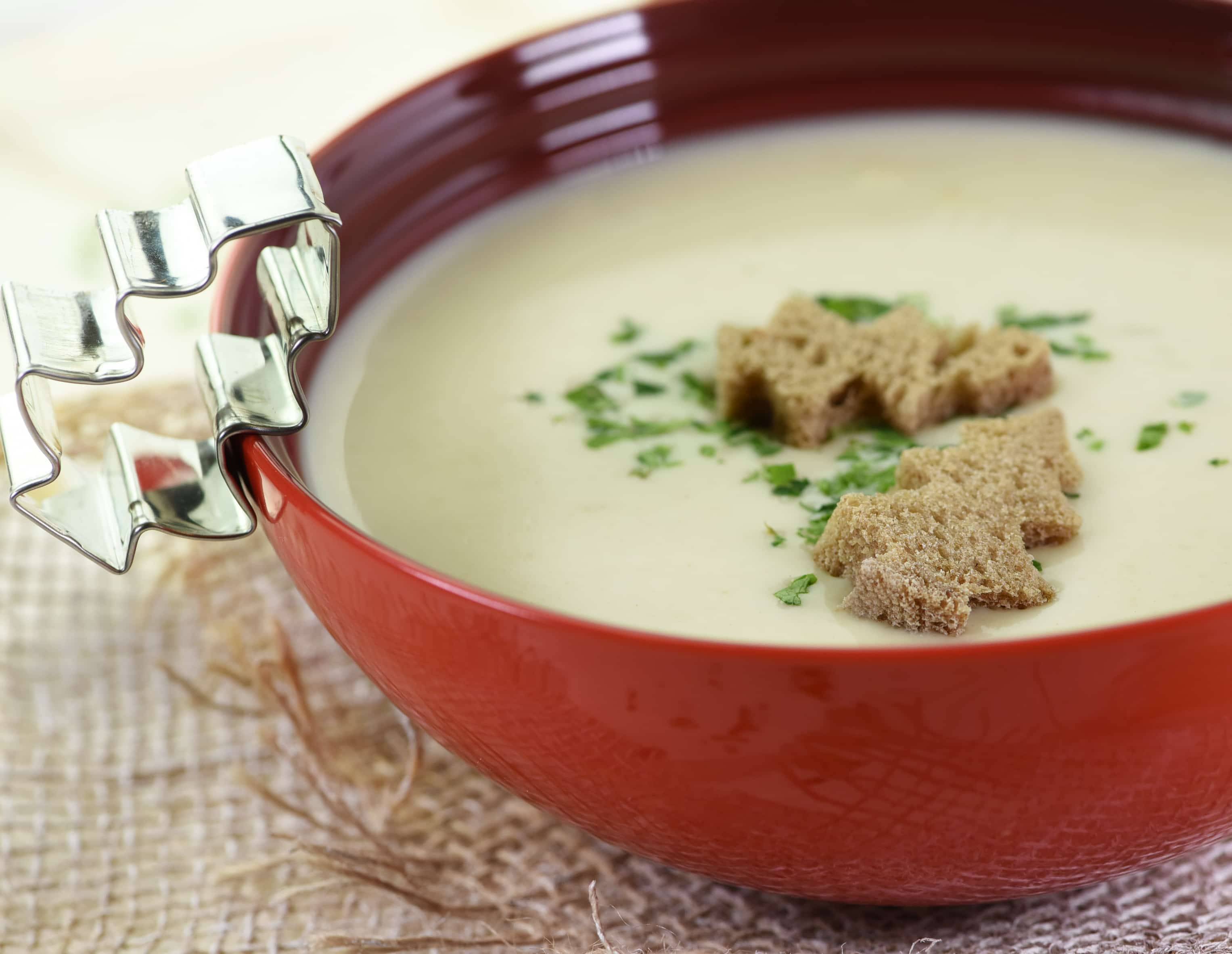 Weihnachtliche Knoblauchcremesuppe Rezept
