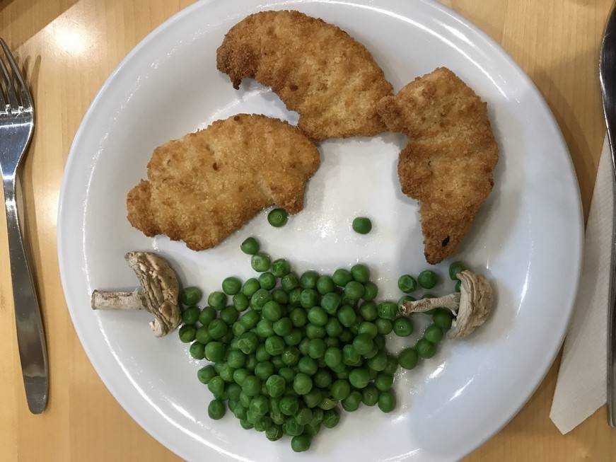 Chicken Nuggets mit Butter-Erbsen