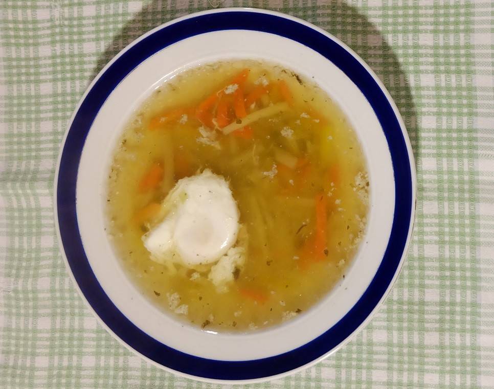 Gemüsesuppe mit verlorenem Ei Rezept - ichkoche.de Gemüsesuppe mit verlorenem Ei Rezept - ichkoche.de