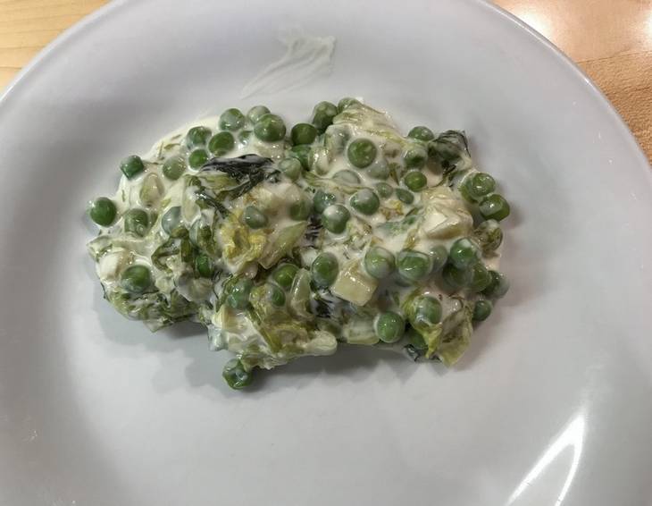 Kochsalat mit Erbsen