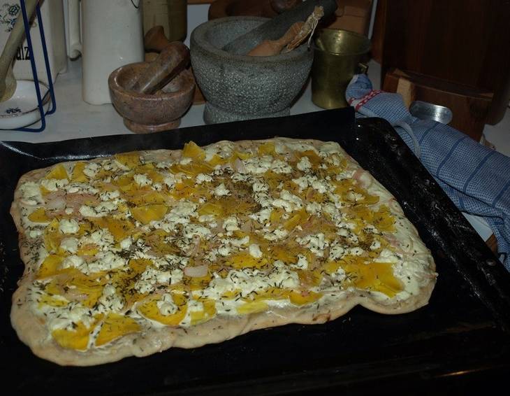 Flammkuchen mit Kürbis Flammkuchen mit Kürbis