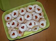 Spitzbuben mit Marillenmarmelade vegan Spitzbuben mit Marillenmarmelade vegan