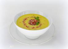 Gelbe Paprikasuppe mit Tomaten-Sesam-Topping Gelbe Paprikasuppe mit Tomaten-Sesam-Topping