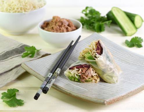 Sommerrolle mit Thunfisch-Gemüse-Fülle