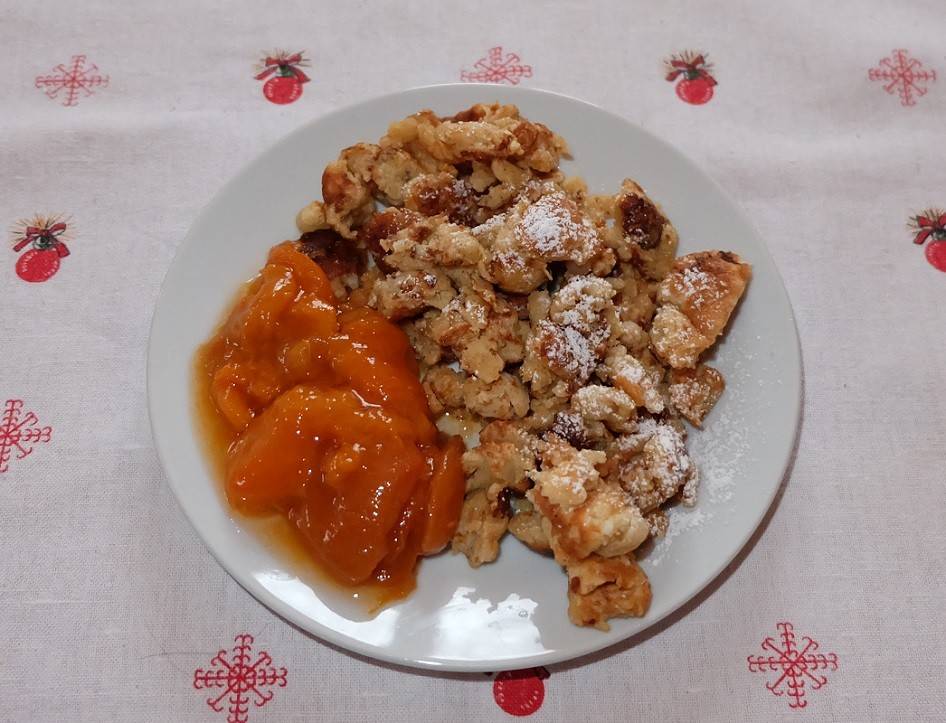 Rahmschmarrn mit Marillenröster Rezept - ichkoche.ch Rahmschmarrn mit Marillenröster Rezept - ichkoche.ch