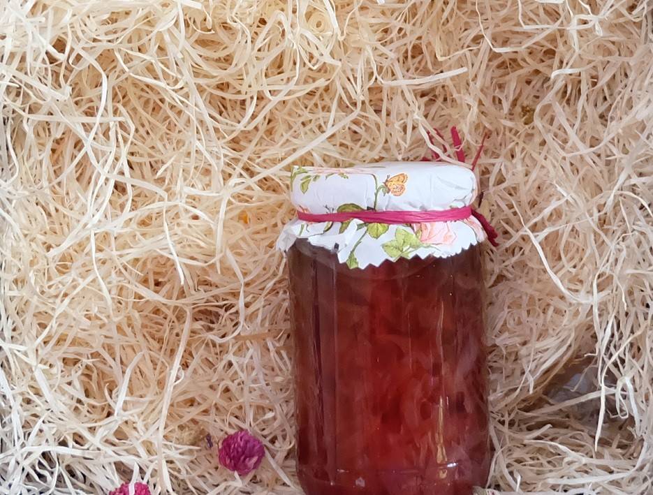 Marmelade aus Rosenblättern