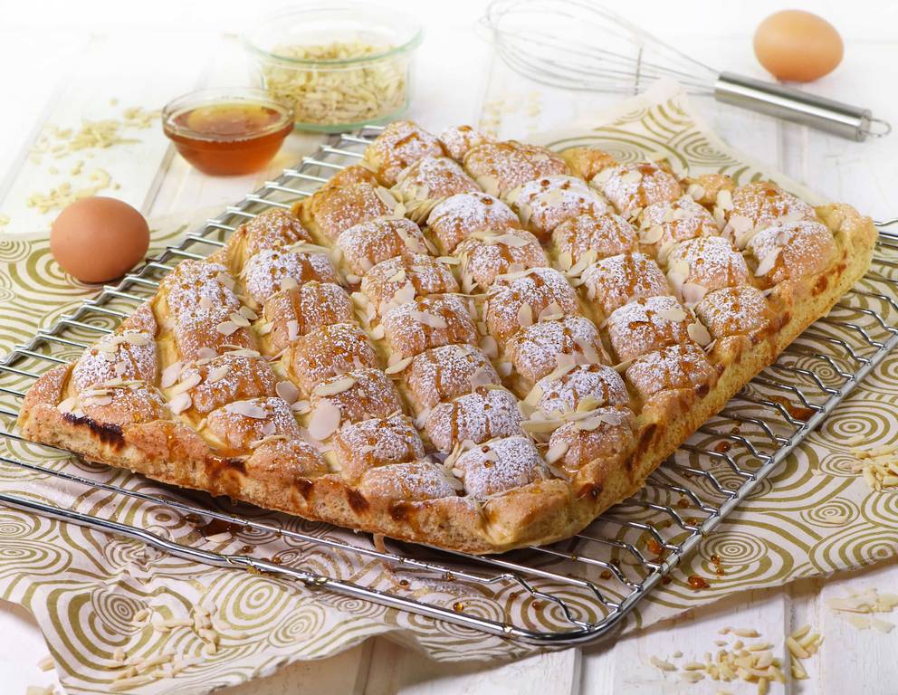 Honig-Mandel-Steppdeckenkuchen Honig-Mandel-Steppdeckenkuchen