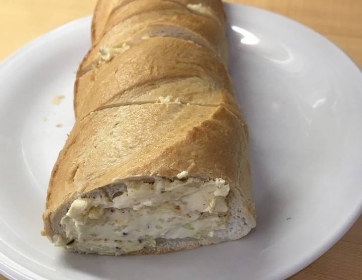 Baguette mit Chili-Knoblauch-Butter Baguette mit Chili-Knoblauch-Butter