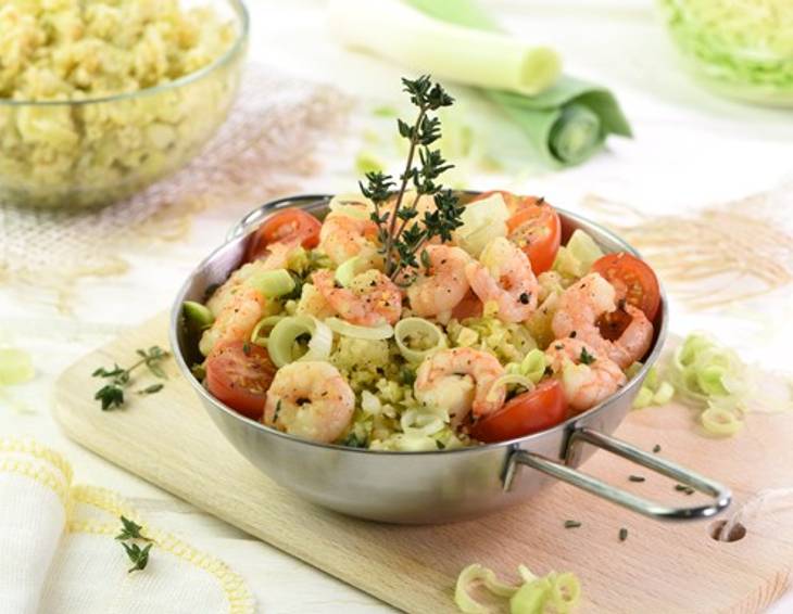 Schnelle Garnelen-Bulgur-Pfanne mit Kohl & Lauch