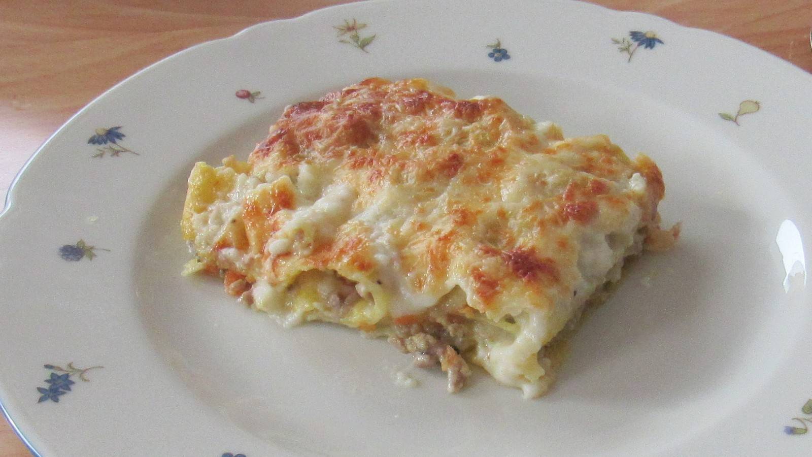 Gefüllte Cannelloni mit Faschiertem und Bergkäse Rezept - ichkoche.ch Gefüllte Cannelloni mit Faschiertem und Bergkäse Rezept - ichkoche.ch
