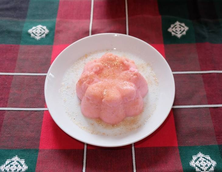 Erdbeerpudding mit rosa Pfeffer Erdbeerpudding mit rosa Pfeffer