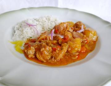 Schweinsragout mit Reis Schweinsragout mit Reis