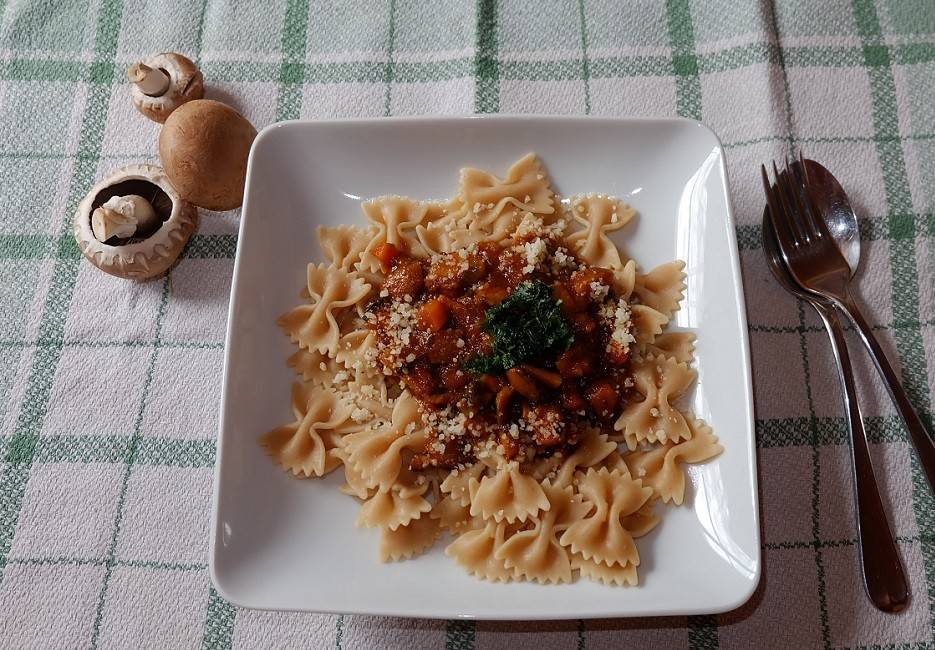Farfalle mit Champignonsoße