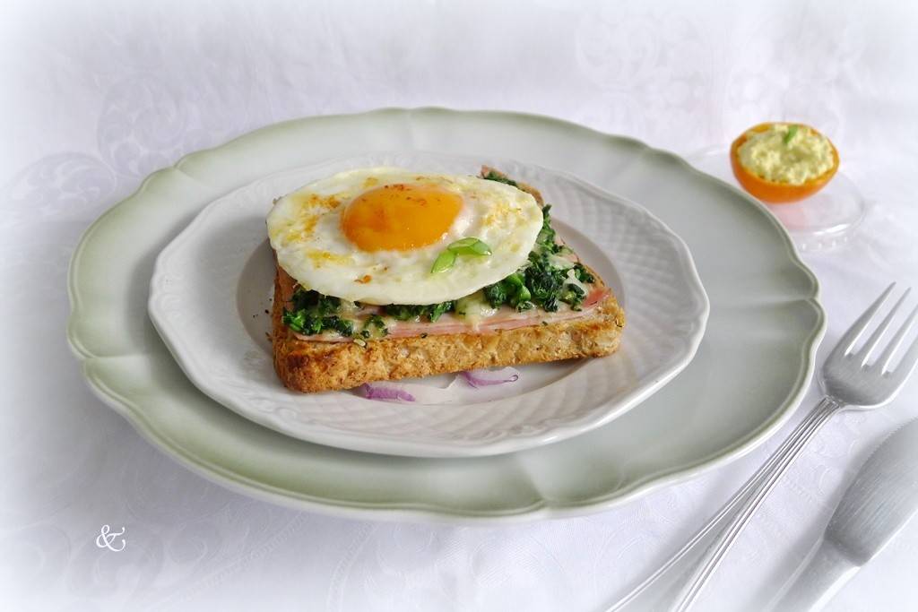 Toast Florentine