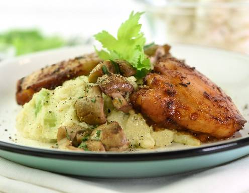 Espresso-Hühnermedaillons mit Sellerie-Polenta Rezept