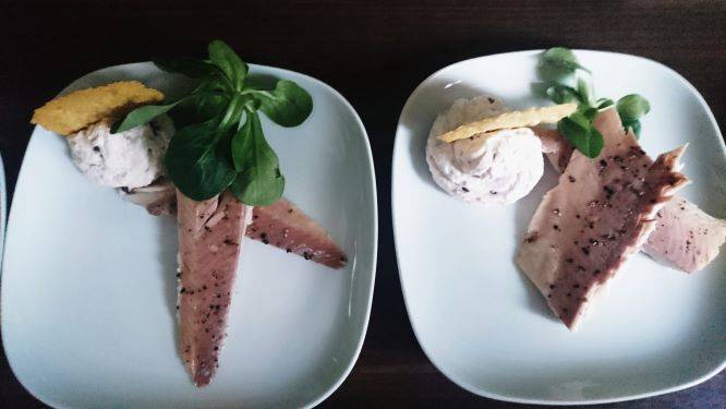 Geräucherte Forelle an Preiselbeerschaum Rezept - ichkoche.at
