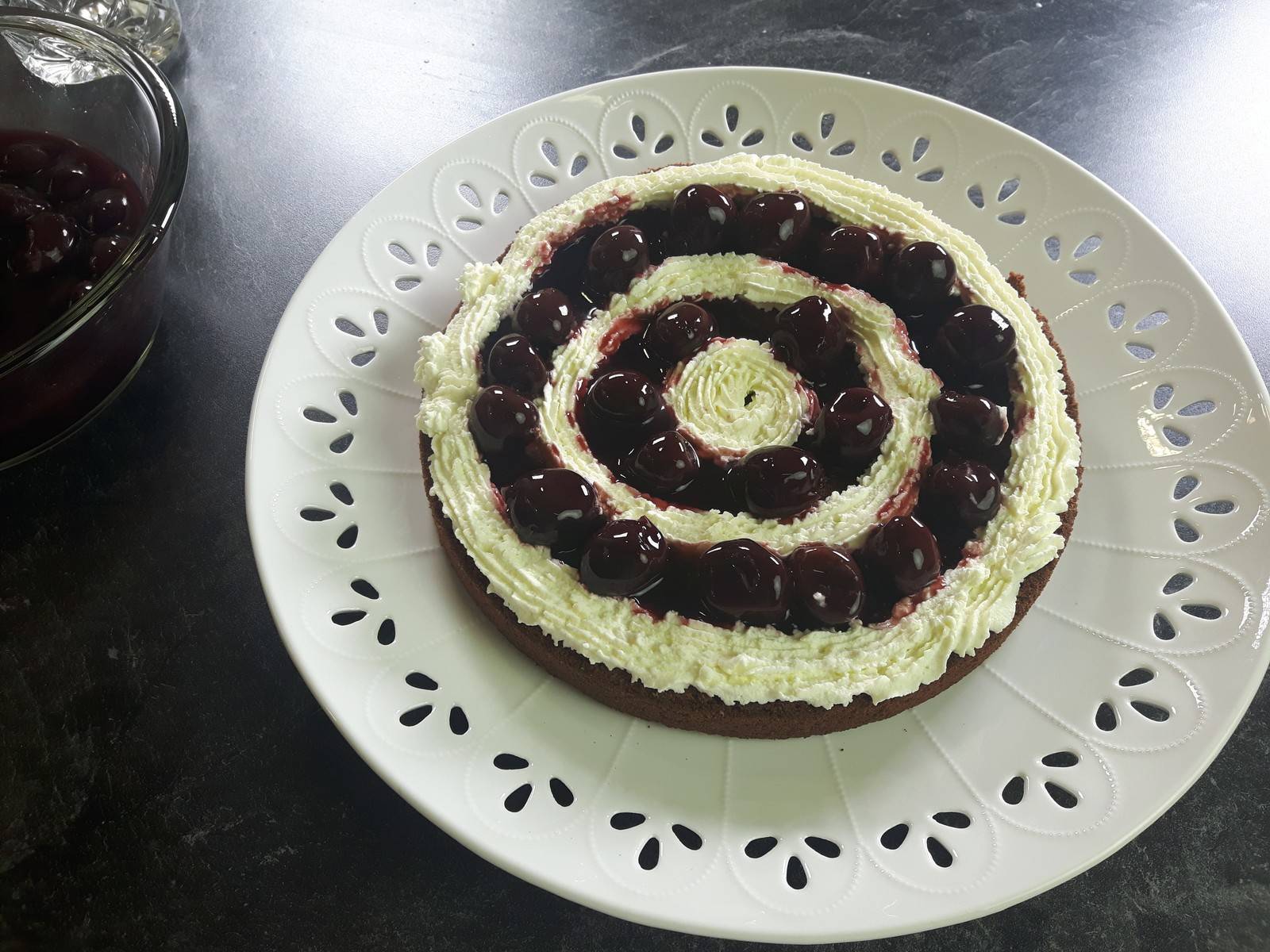 AAH, eine (fast) nackerte Torte in unserer Küche!!