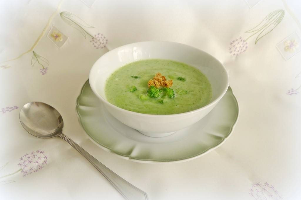 Brokkoli-Schmelzkäse-Suppe