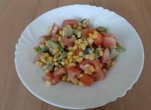 Tomaten-Avocado-Mais Salat Tomaten-Avocado-Mais Salat