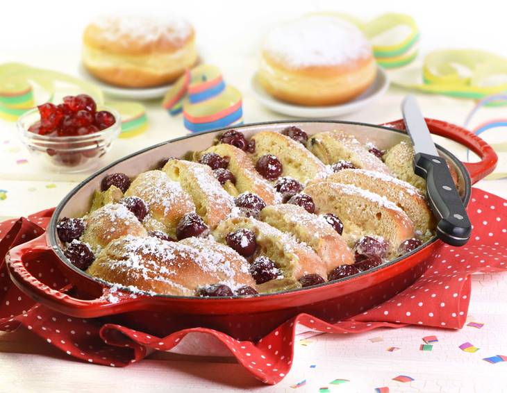 Banane-Kirsch-Krapfenauflauf Banane-Kirsch-Krapfenauflauf