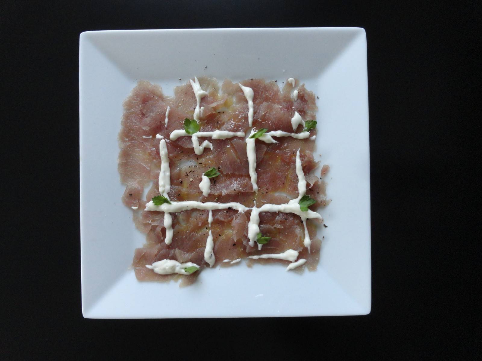 Thunfischcarpaccio mit Limettenrahm Rezept - ichkoche.de Thunfischcarpaccio mit Limettenrahm Rezept - ichkoche.de