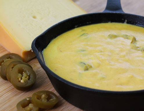 Käsedip mit Jalapeños Rezept