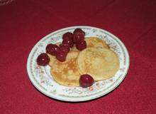 Vegane Pancakes mit Kompottkirschen