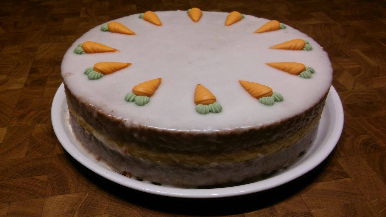 Karottentorte mit Marzipancreme