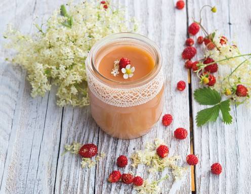 Erdbeer-Holunderblüten-Curd Rezept - ichkoche.ch