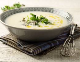 Weiße Spargelcremesuppe Weiße Spargelcremesuppe