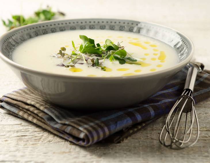 Weiße Spargelcremesuppe Weiße Spargelcremesuppe
