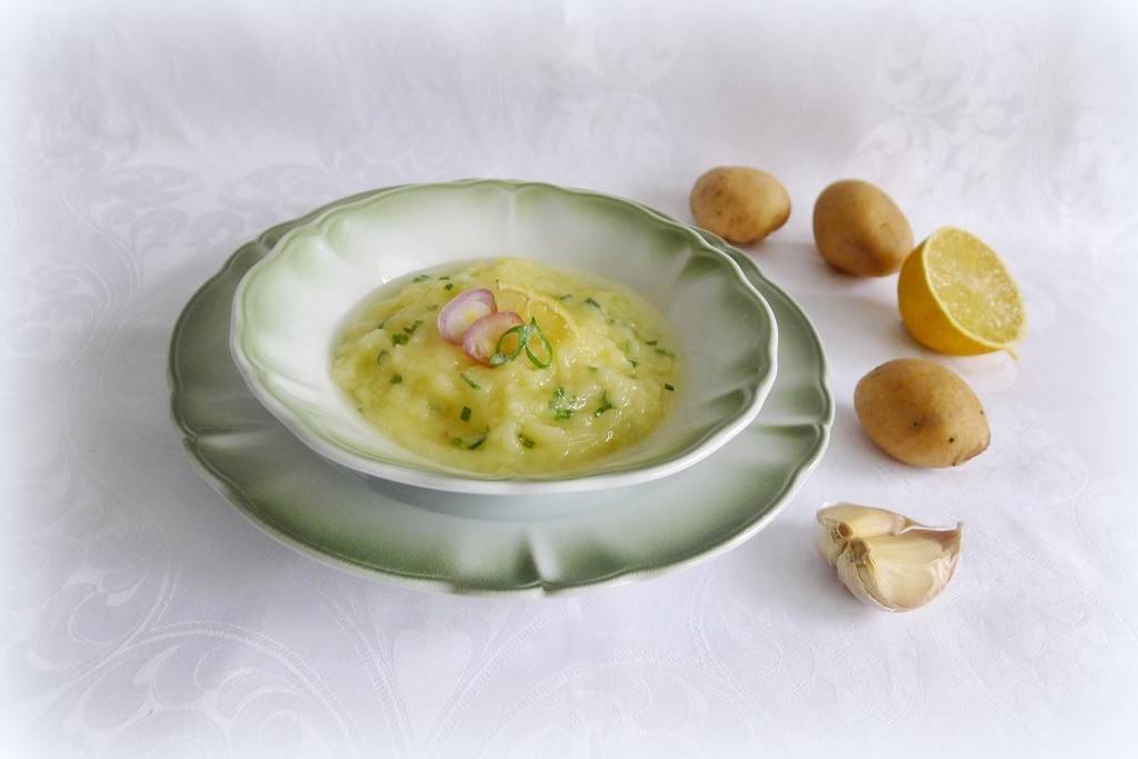 Kernöl-Knoblauch-Dip Rezept - ichkoche.de Kernöl-Knoblauch-Dip Rezept - ichkoche.de